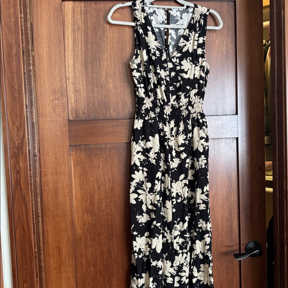 GAP Smocked Wide-Leg V-Neck Jumpsuit medium